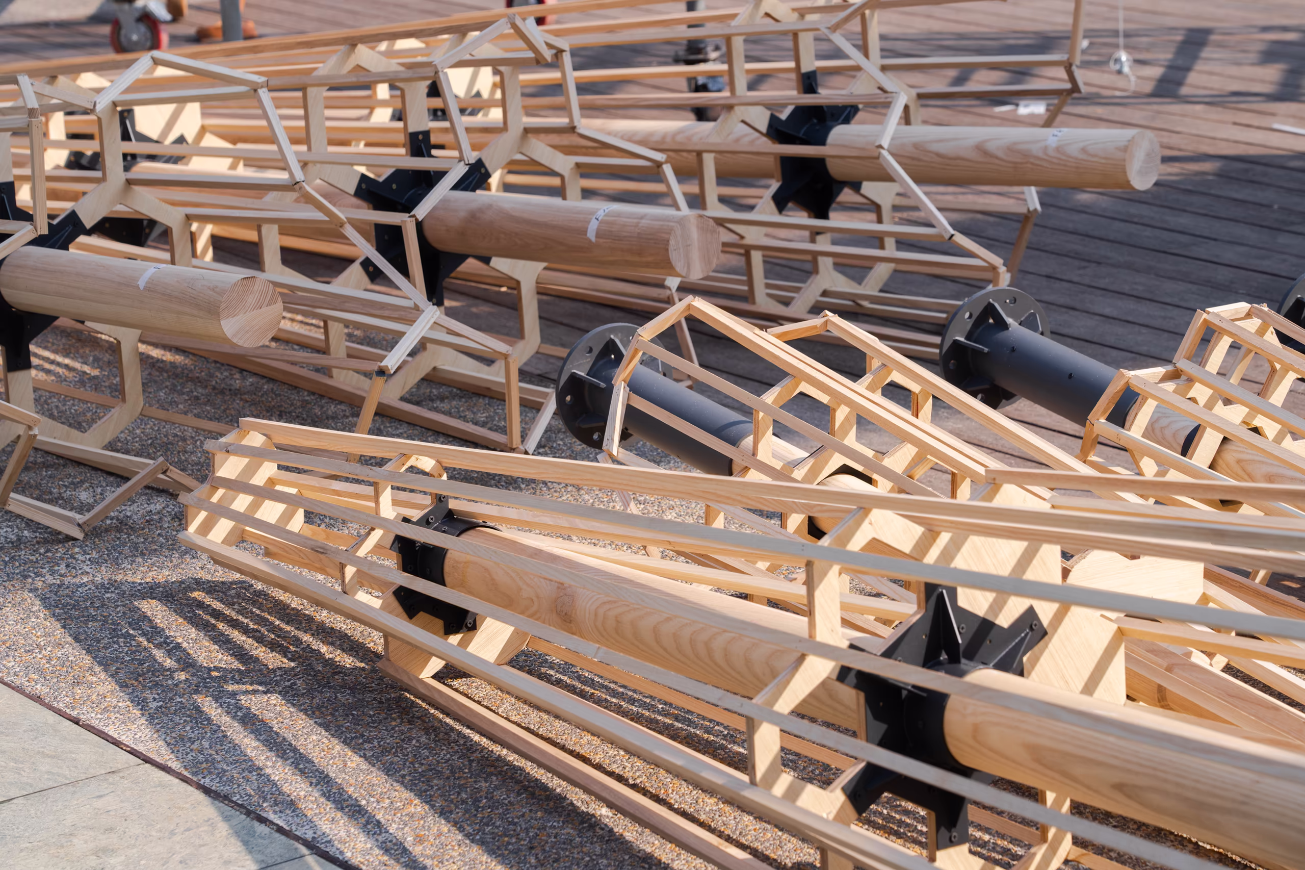 Close-up view of the modular branches of the "Super Star" structure